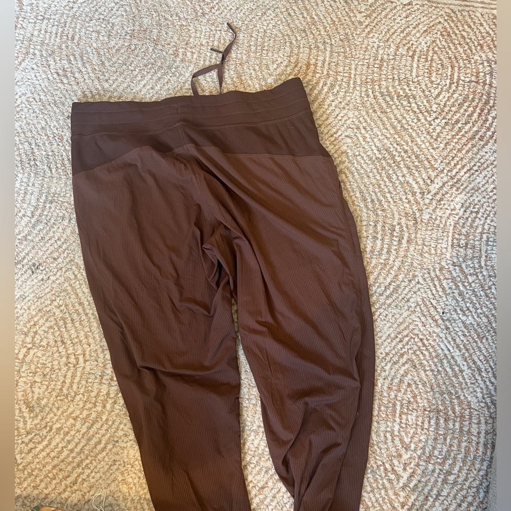 Lululemon Dance Studio Mid-Rise Jogger Full Length- Lava Cake WORN ONCE - Picture 7 of 8